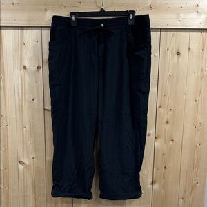 Columbia Women’s Black Lightweight Cargo Pants